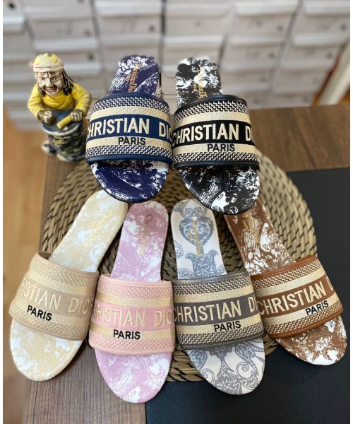 Женские шлёпки