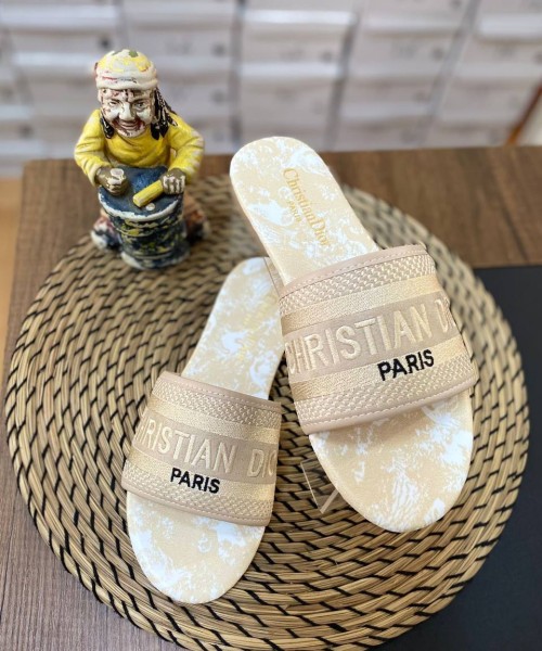 Женские шлёпки