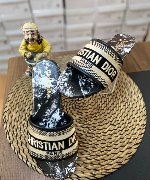 Женские шлёпки