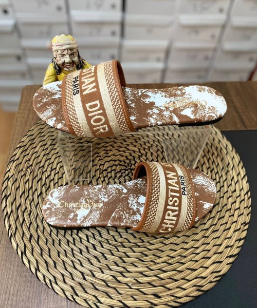 Женские шлёпки