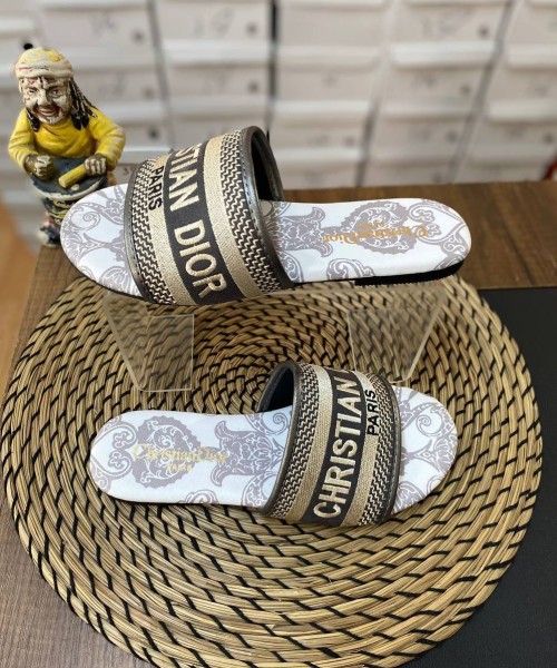 Женские шлёпки