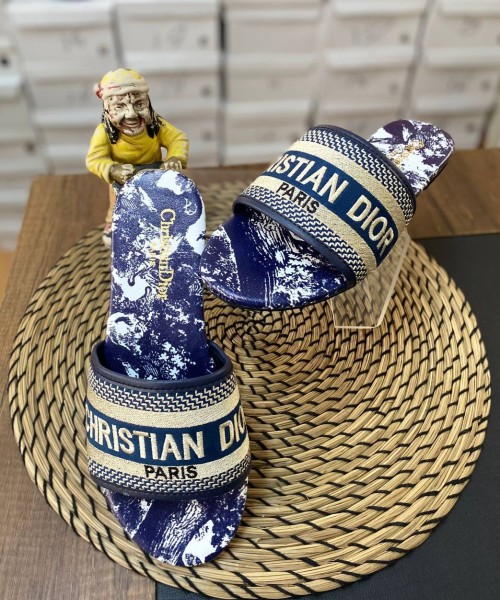 Женские шлёпки