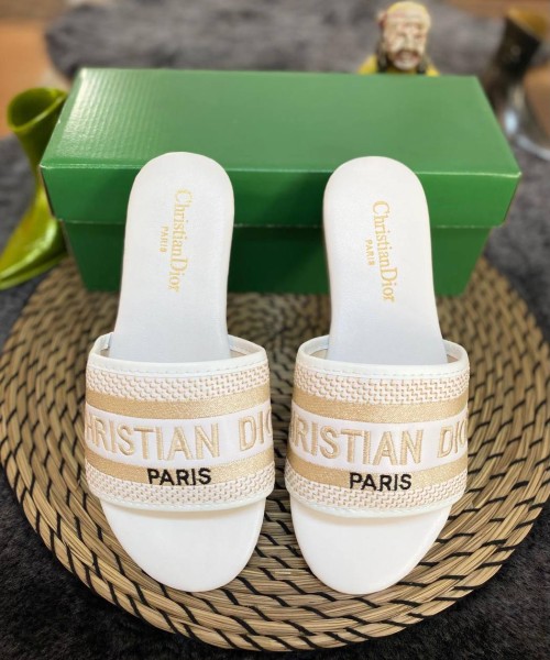 Женские шлёпки