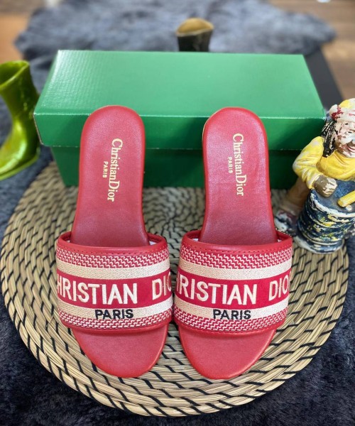 Женские шлёпки