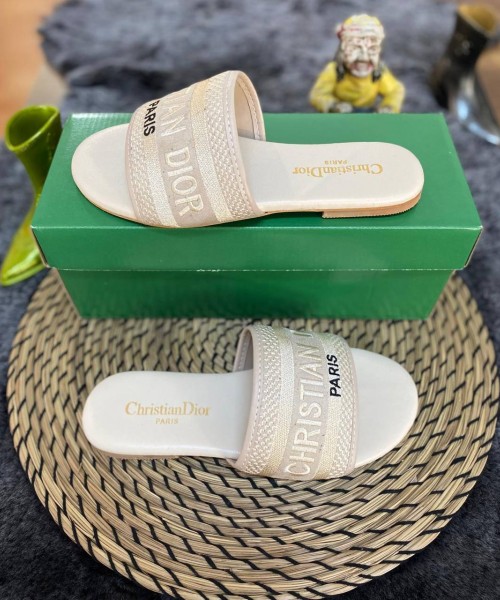 Женские шлёпки