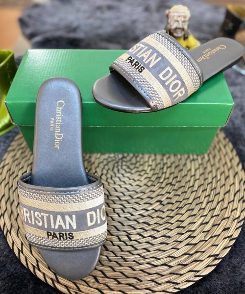 Женские шлёпки