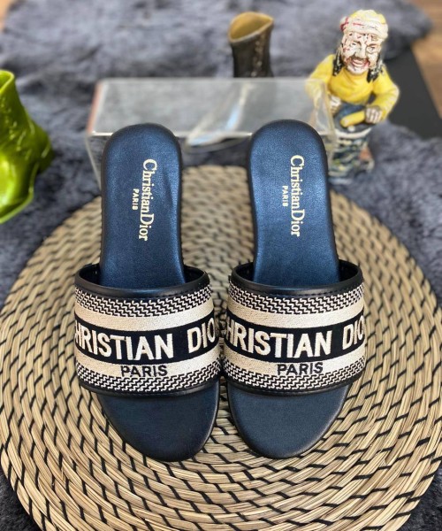 Женские шлёпки