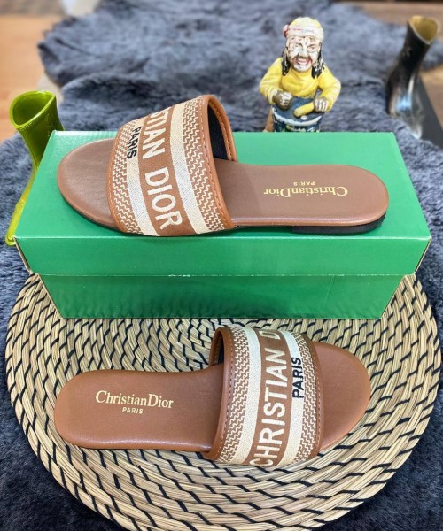 Женские шлёпки