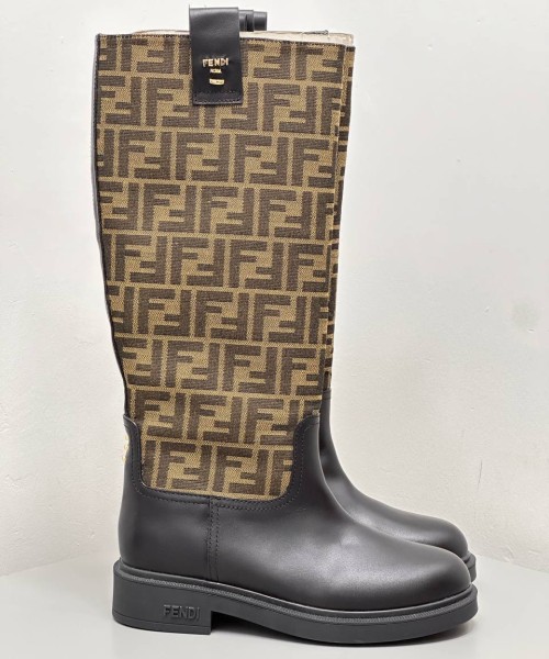 Женские сапоги