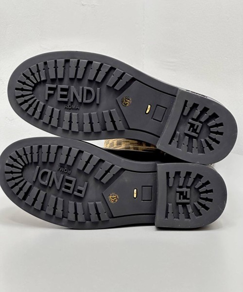 Женские сапоги