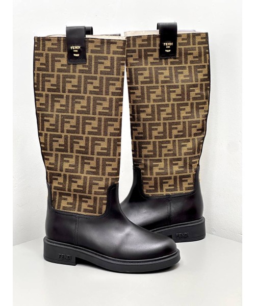 Женские сапоги