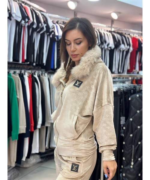 Женская одежда