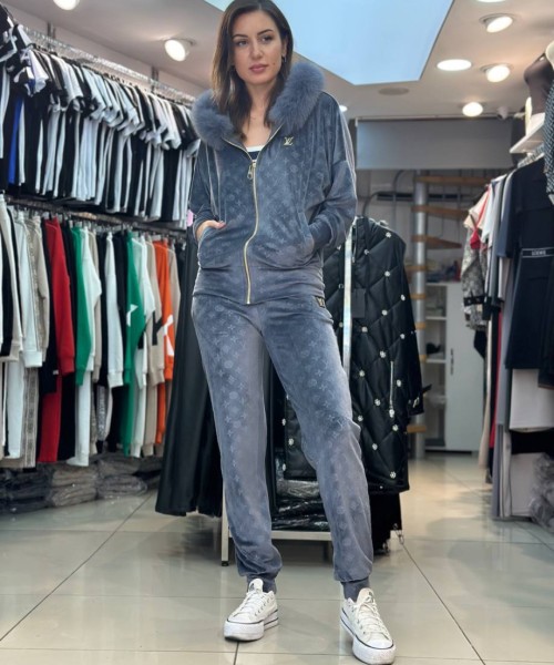 Женская одежда