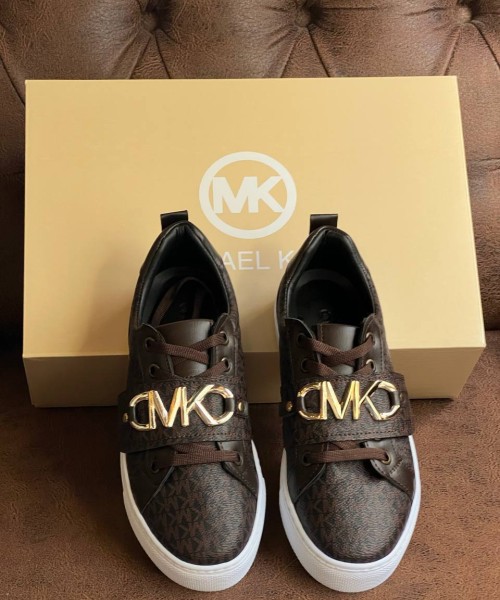 Женская обувь