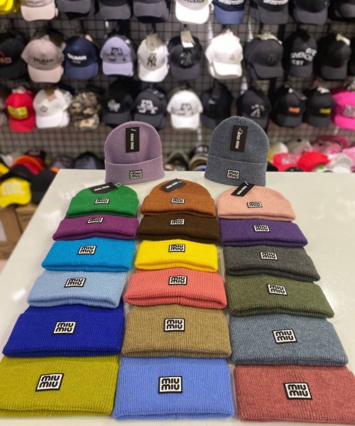 Женские шапки