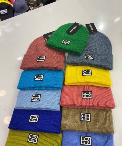 Женские шапки