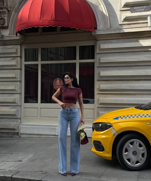 Женские джинсы